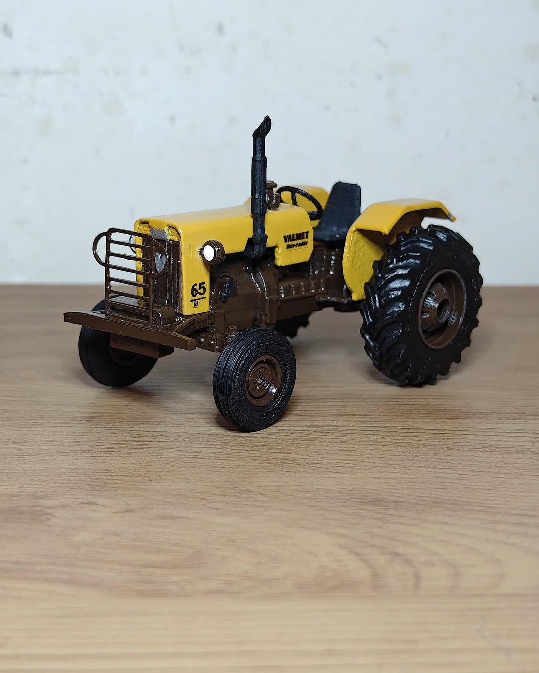 Miniatura VALMET 65 - Escala 1/32