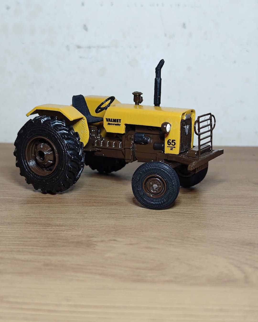 Miniatura VALMET 65 - Escala 1/32