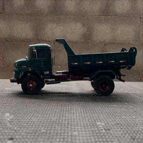 Miniatura Mercedes-Benz 1113 Caçamba – Escala 1/24